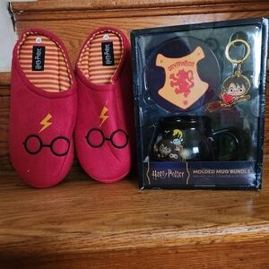 Harry Potter Mug Bundle with eyeglass slippers